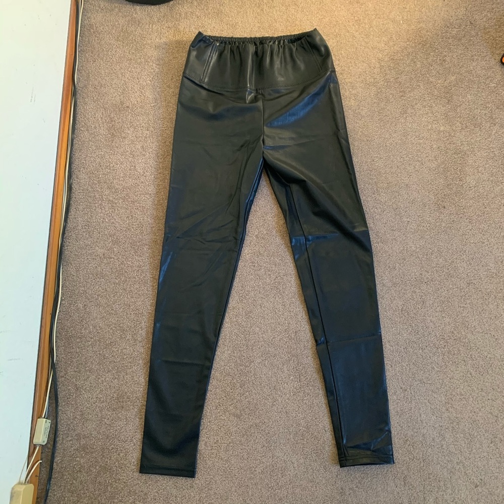 Jillian Harris faux leather legging